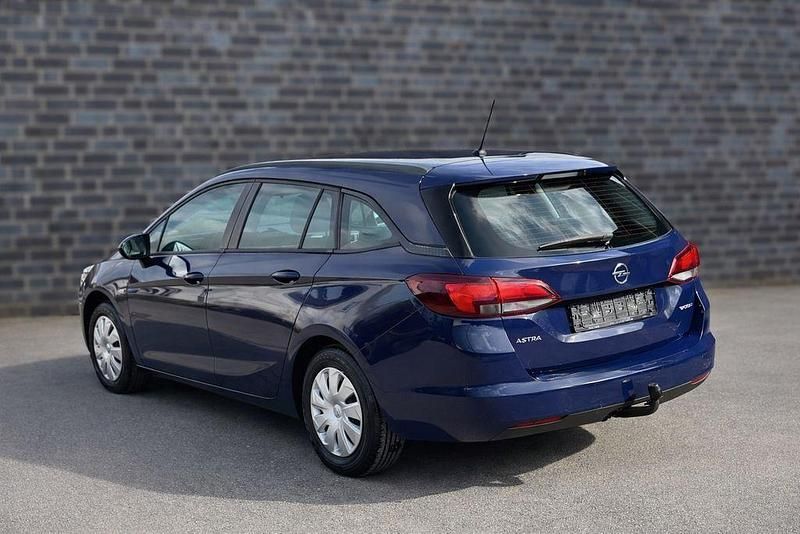 Gebraucht Opel Astra 105 PS (77 kW) 2016 Blau Kombi