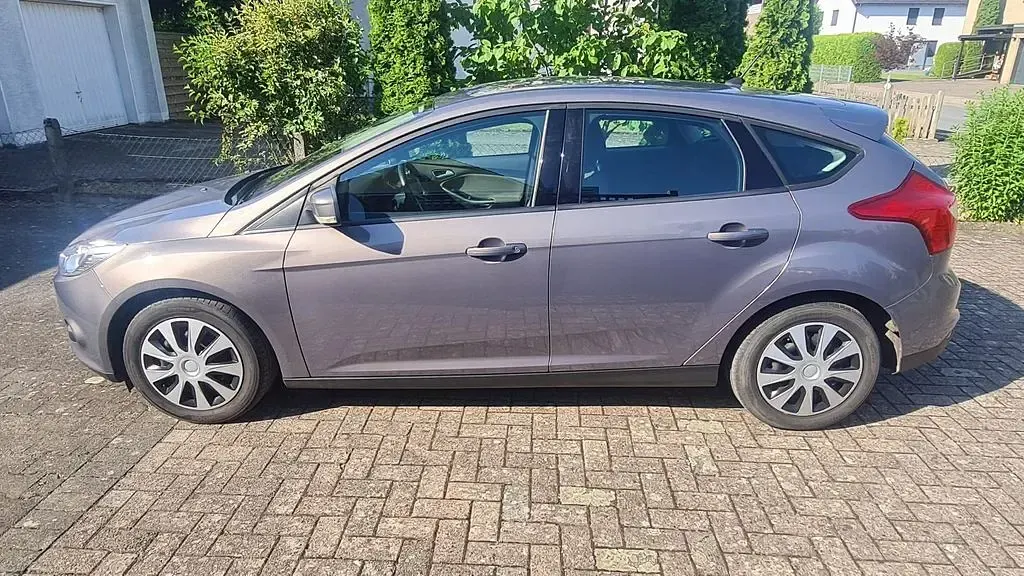 Gebraucht Ford Focus Trend 101 PS (74 kW) 2014 Braun Limousine