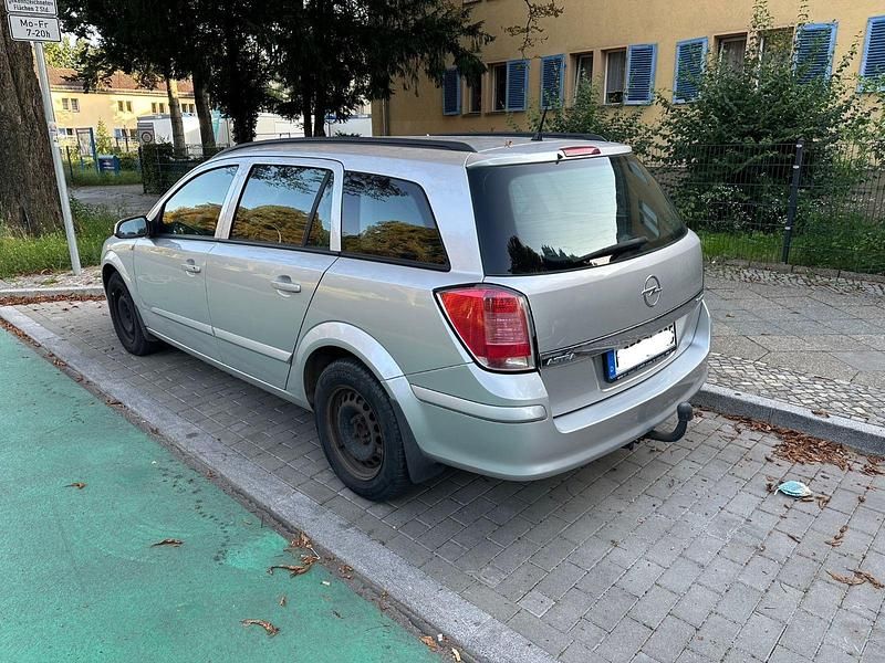 Gebraucht Opel Astra 105 PS (77 kW) 2005 Silber Kombi