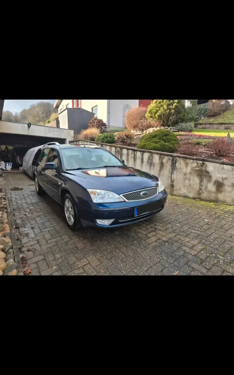 Gebraucht Ford Mondeo 130 PS (95 kW) 2004 Blau Kombi