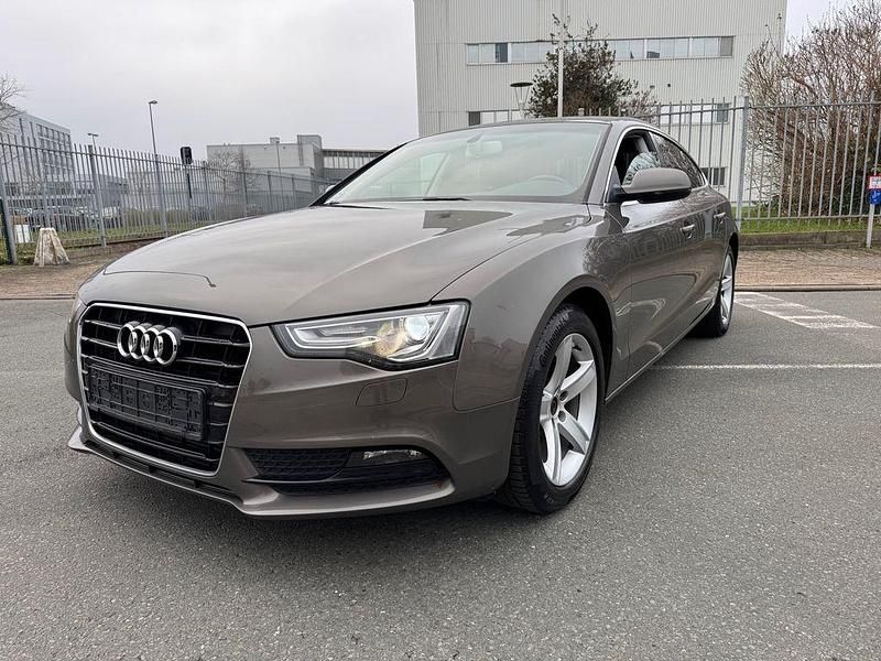 Grau Gebraucht 2013 Audi A5 Sportback Comfort Kleinwagen | 11.980 € (Guter Preis) - Bild 1/4