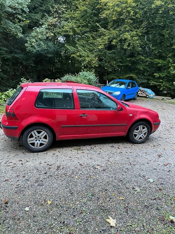 Gebraucht VW Golf IV 75 PS (55 kW) 2001 Rot Kleinwagen