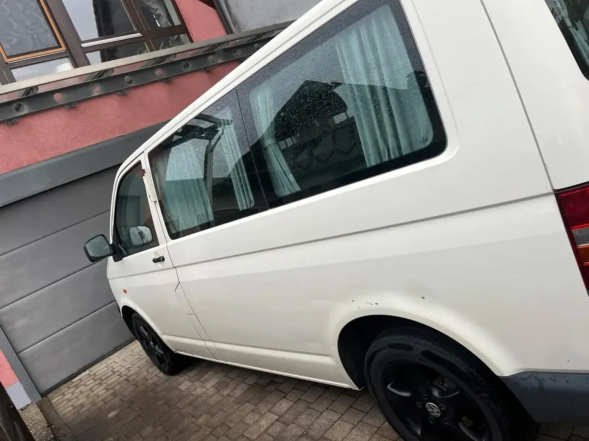 Gebraucht VW Multivan 131 PS (96 kW) 2008 Weiß Van / Kleinbus
