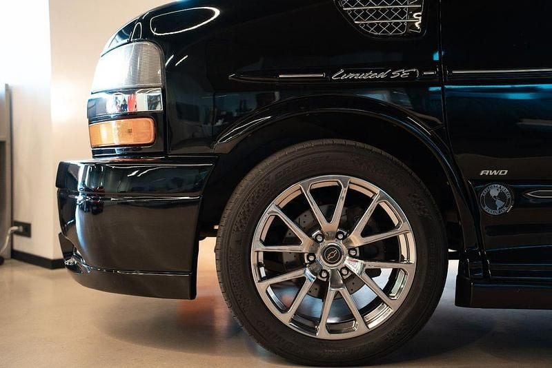 Second-hand Chevrolet Express SE 314 CP (230 kW) 2014 Negru Monovolum