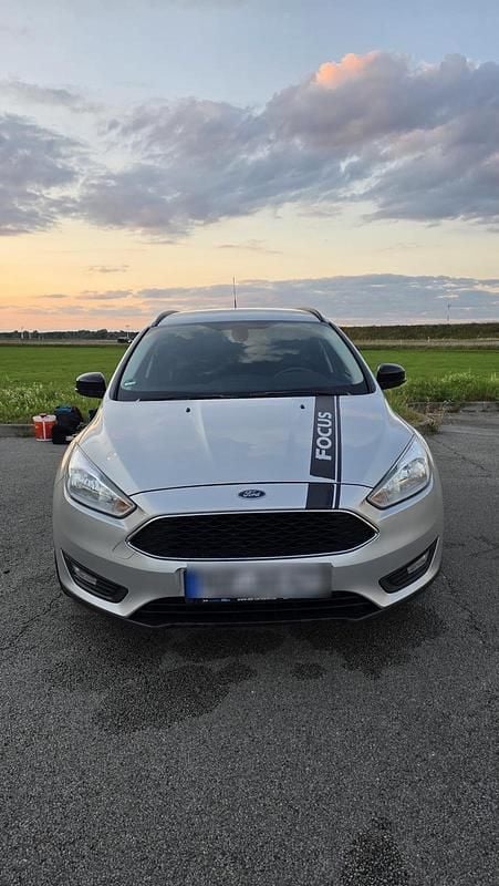 Gebraucht Ford Focus 120 PS (88 kW) 2015 Silber Kombi