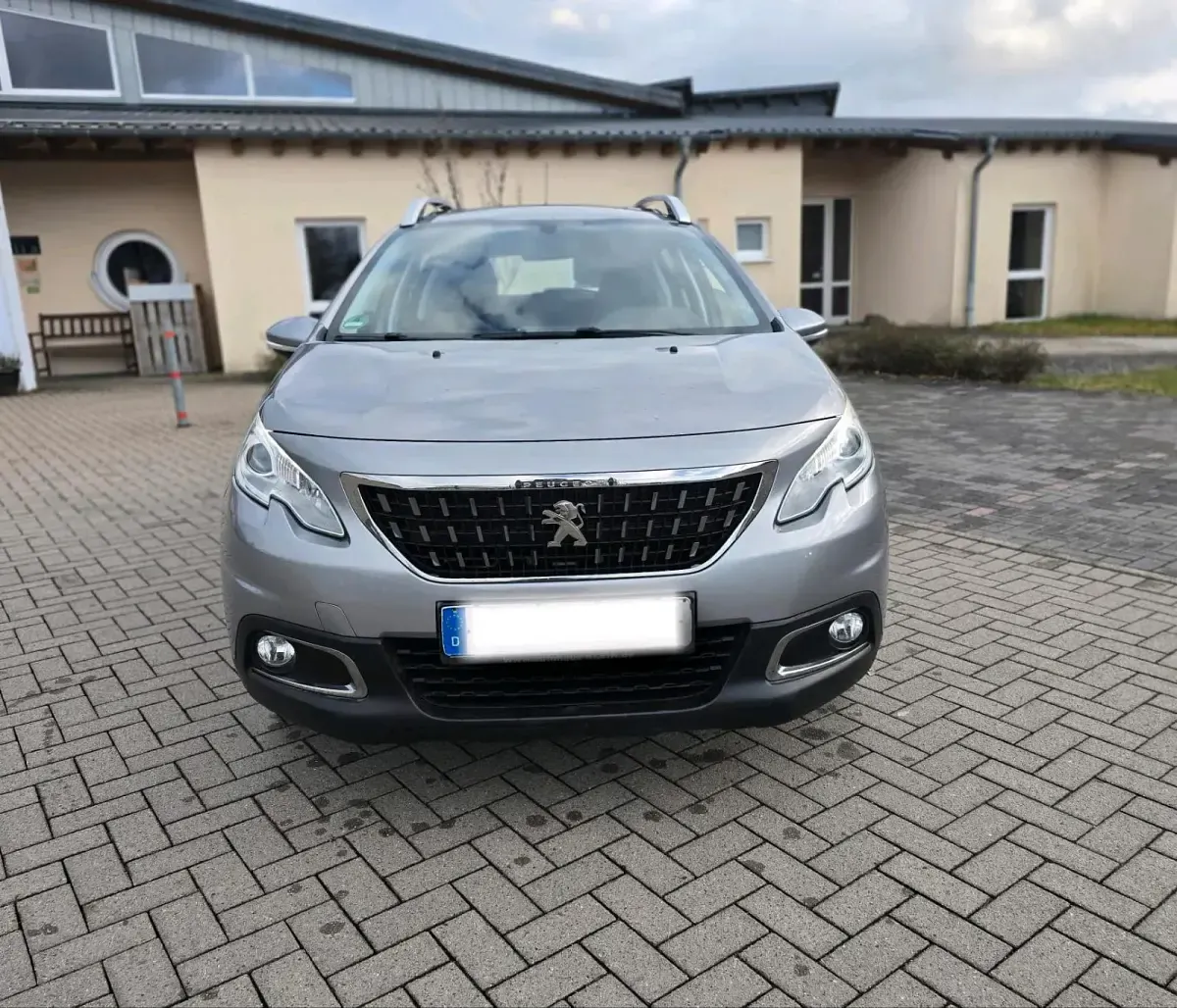 Gebraucht Peugeot 2008 82 PS (60 kW) 2017 Grau SUV