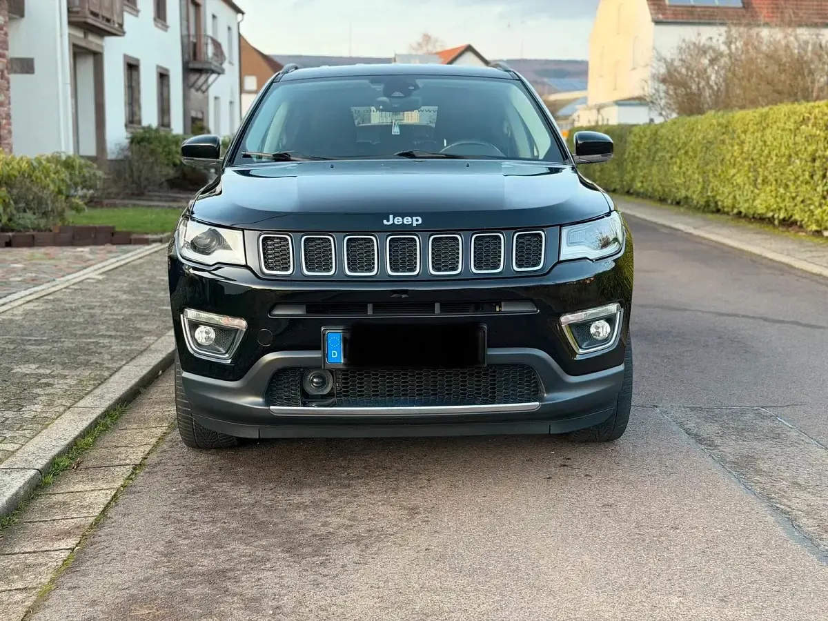 Gebraucht Jeep Compass 140 PS (102 kW) 2017 Schwarz SUV