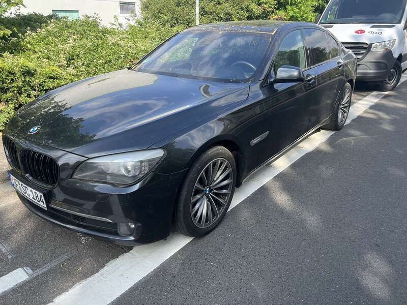 Gebraucht 2009 BMW 750 Limousine | 7.900 € - Bild 1/4