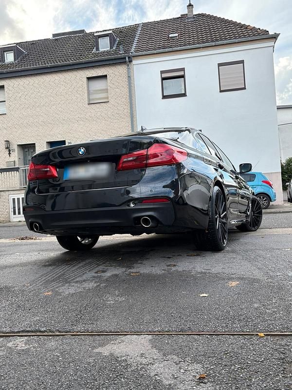 Schwarz Gebraucht 2019 BMW 520 M Sport Limousine | 26.000 € (Etwas zu teuer) - Bild 1/4
