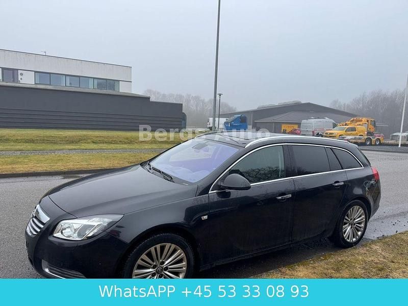 Gebraucht Opel Insignia 160 PS (117 kW) 2012 Schwarz Limousine