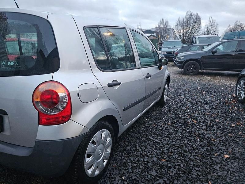Gebraucht Renault Modus Authentique 65 PS (47 kW) 2006 Silber Van / Kleinbus