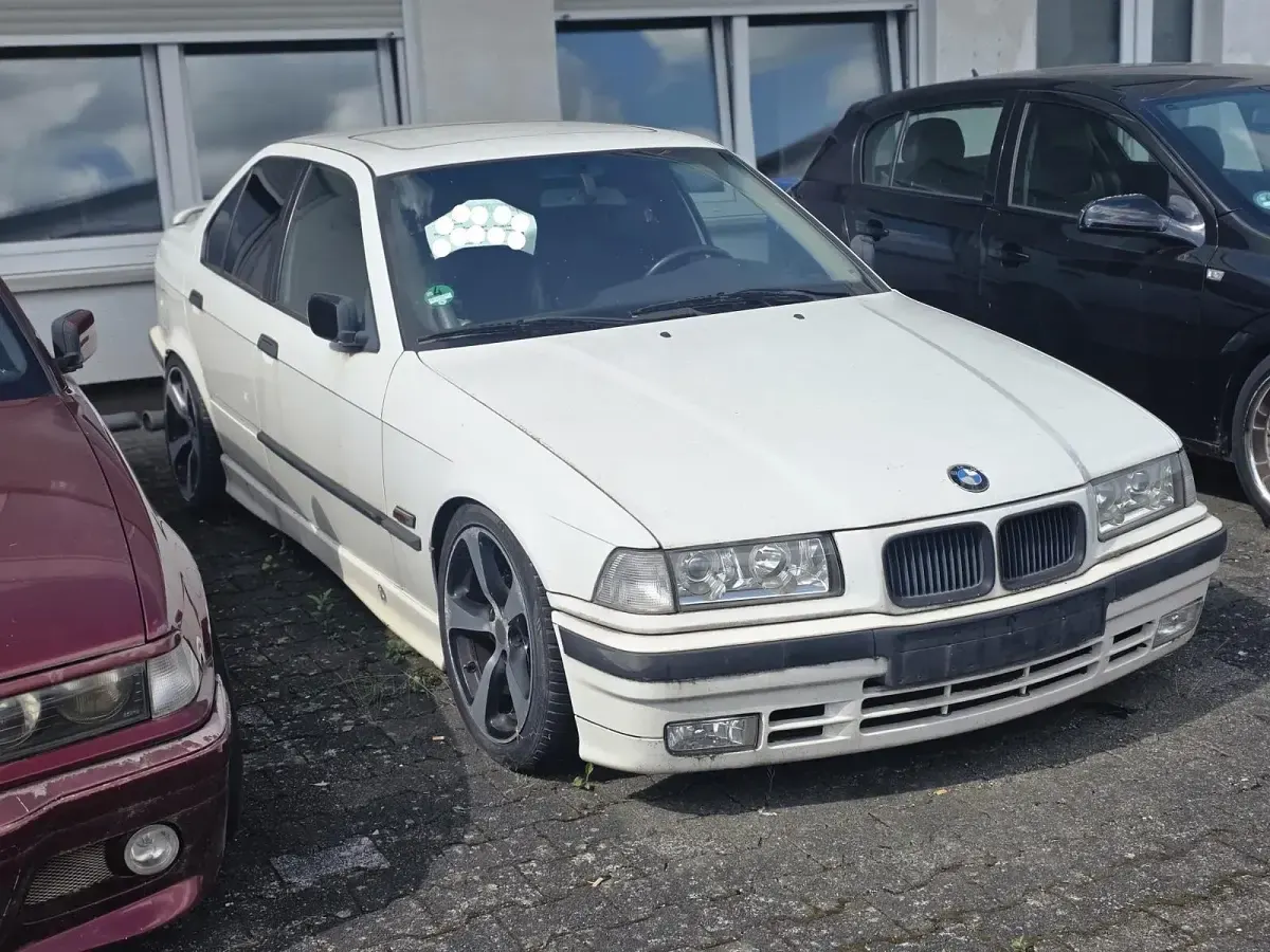Gebraucht BMW 316 Basis 102 PS (75 kW) 1998 Weiß Limousine