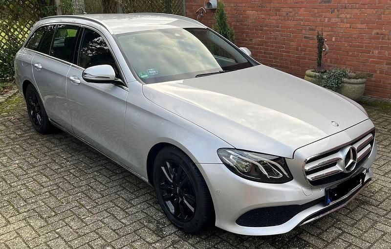 Gebraucht Mercedes E220 Avantgarde 194 PS (142 kW) 2017 Silber Kombi
