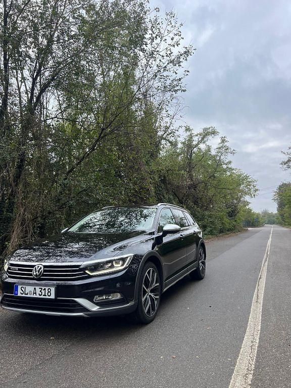 Schwarz Gebraucht 2018 VW Passat Alltrack Kombi | 14.099 € (Superpreis) - Bild 1/4