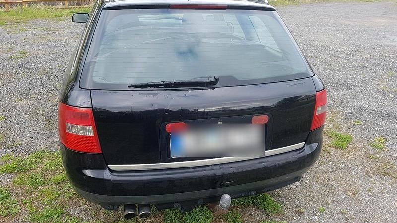 Second-hand Audi A6 220 CP (161 kW) 2002 Negru Break