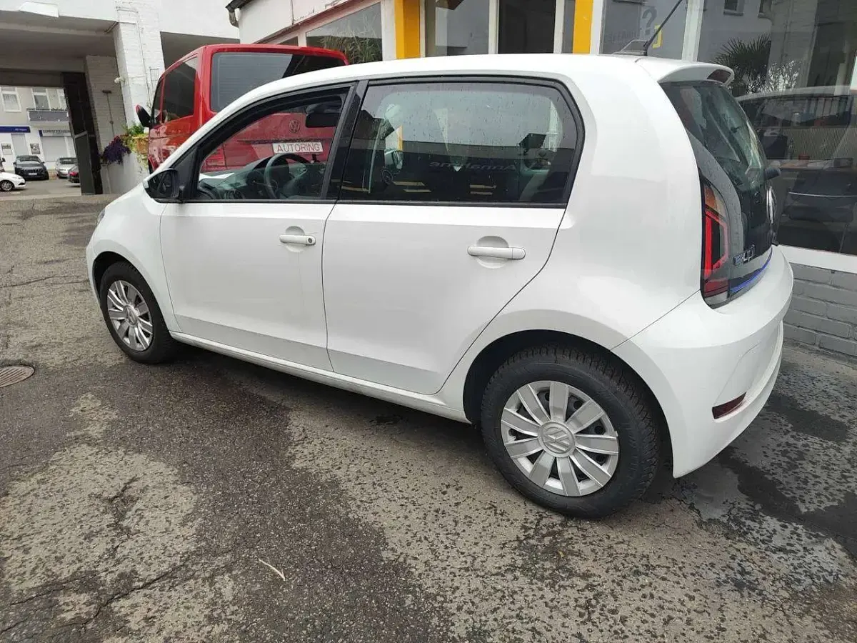 Gebraucht VW e-up! Basis 61 kW (83 PS) 2021 Pure white Kleinwagen