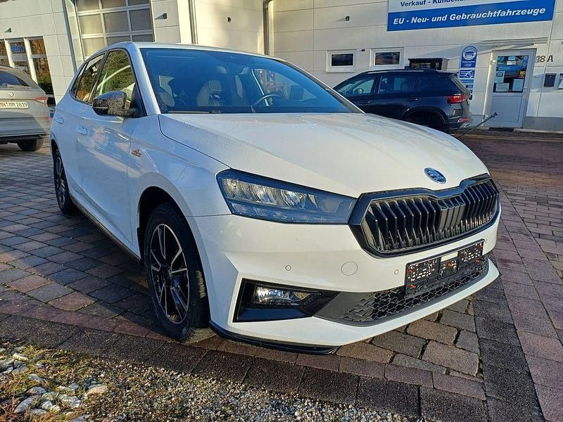 Weiß Gebraucht 2025 Skoda Fabia Monte Carlo Limousine | 23.385 € (Fairer Preis) - Bild 1/4