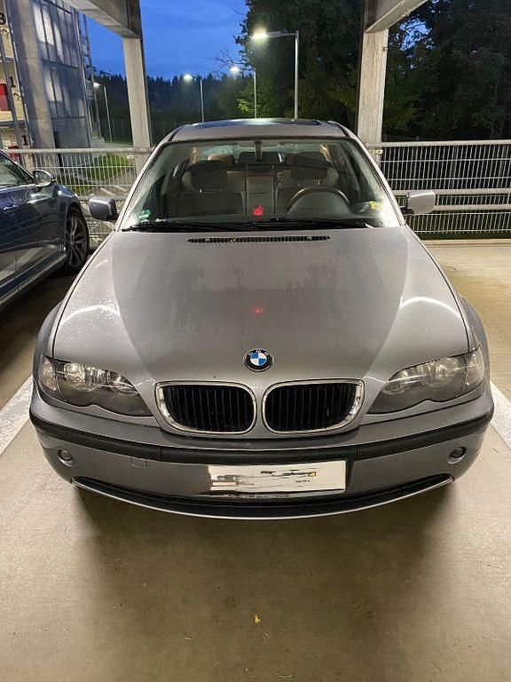 Silber Gebraucht 2004 BMW 316 Lifestyle Limousine | 2.500 € (Etwas zu teuer) - Bild 1/4