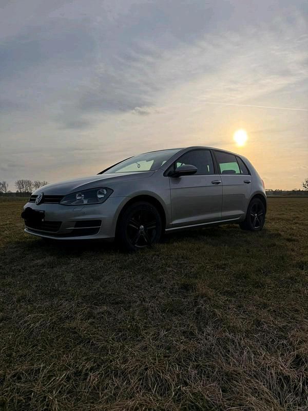 Gebraucht VW Golf VII 104 PS (76 kW) 2012 Silber Kleinwagen