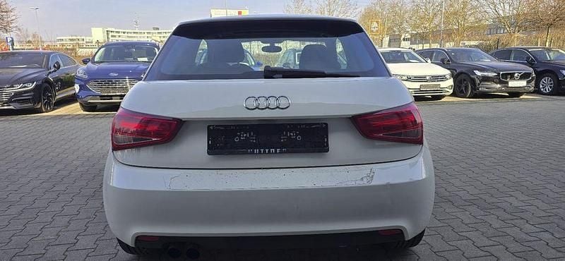 Gebraucht Audi A1 Attraction 122 PS (89 kW) 2013 Weiß Kleinwagen