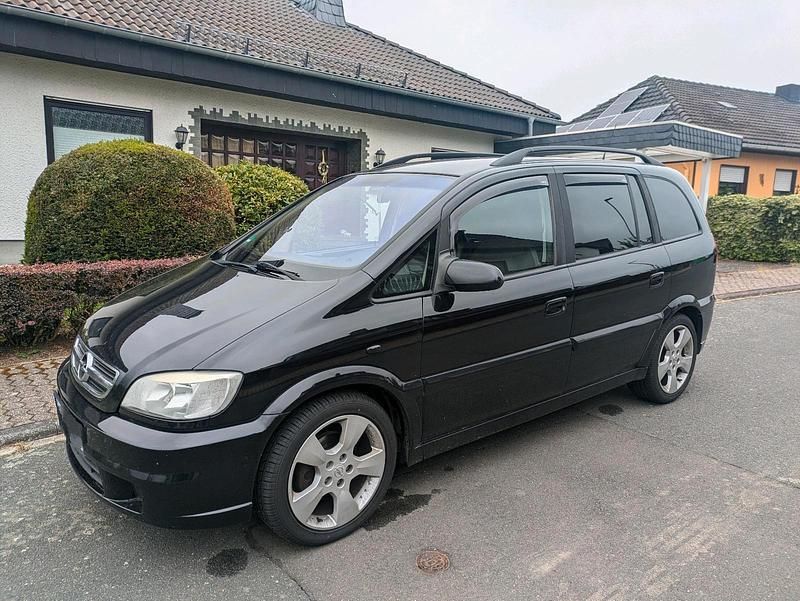 Schwarz Gebraucht 2005 Opel Zafira Van / Kleinbus | 2.500 € (Etwas zu teuer) - Bild 1/4