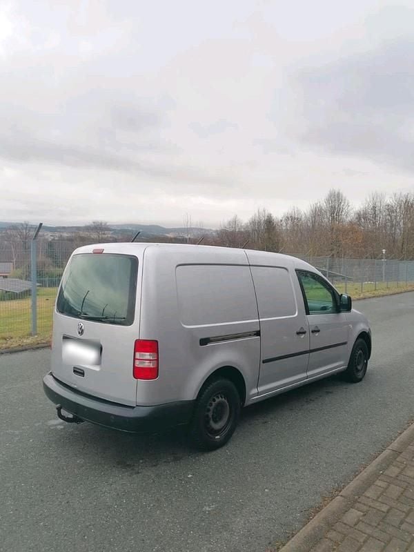 Gebraucht VW Caddy Maxi 102 PS (75 kW) 2013 Silber Van / Kleinbus
