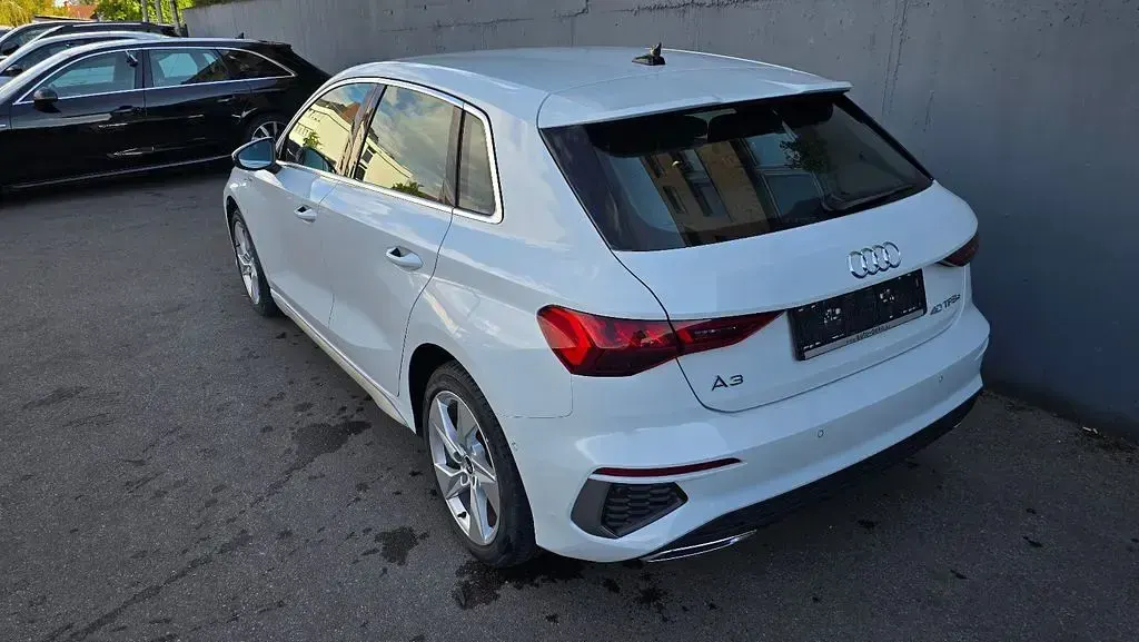 Gebraucht Audi A3 S-Line 204 PS (150 kW) 2021 Gletscherweiß metallic Limousine
