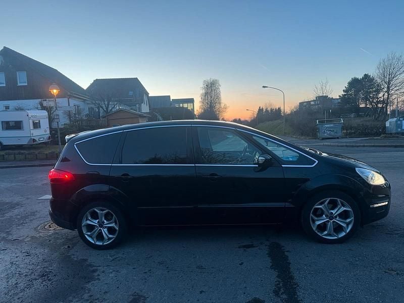 Second-hand Ford S-MAX Titanium 200 CP (147 kW) 2013 Negru Monovolum