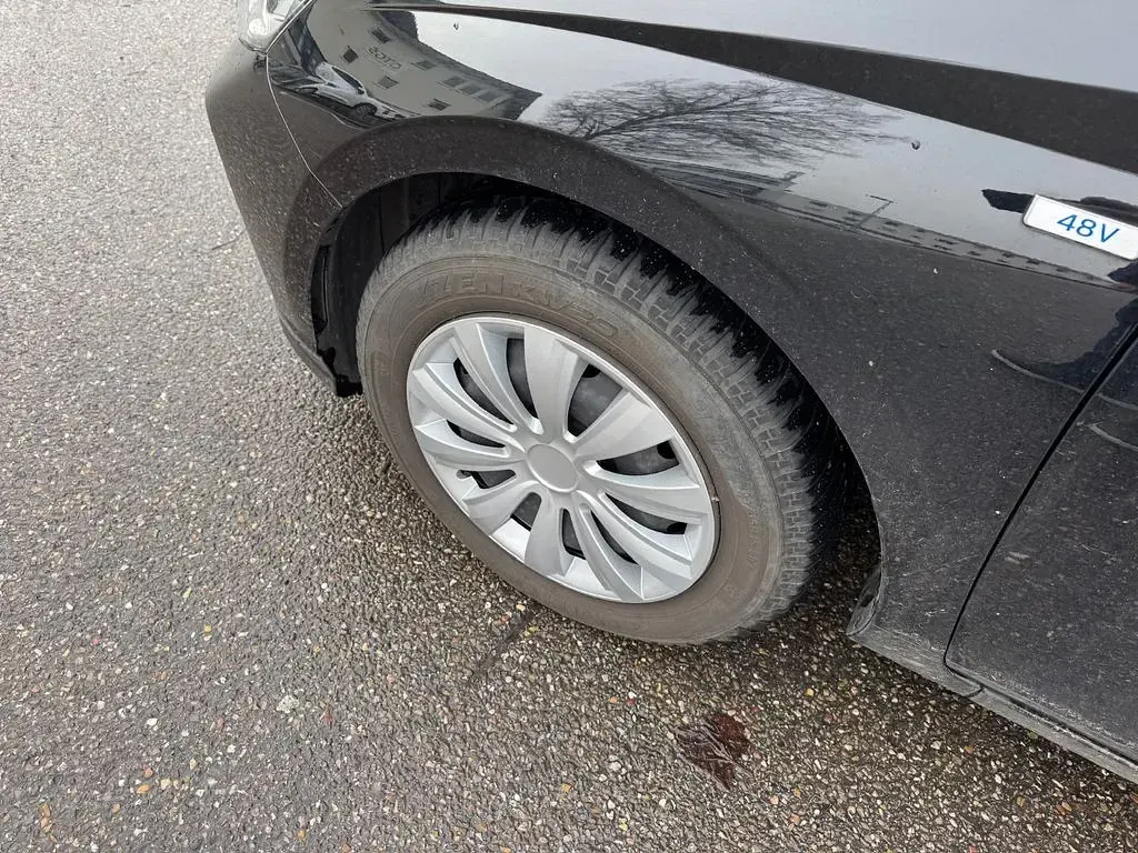 Gebraucht Hyundai i20 101 PS (74 kW) 2022 Schwarz Kleinwagen
