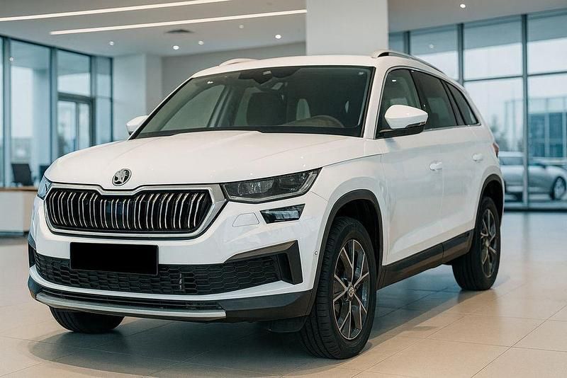 Weiß Gebraucht 2024 Skoda Kodiaq Style SUV | 43.990 € (Guter Preis) - Bild 1/1