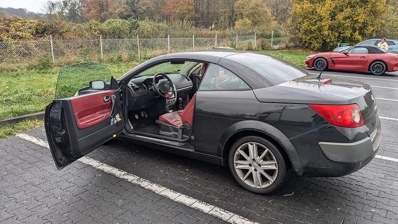 Gebraucht Renault Mégane Cabriolet Dynamique 120 PS (88 kW) 2004 Schwarz Cabrio