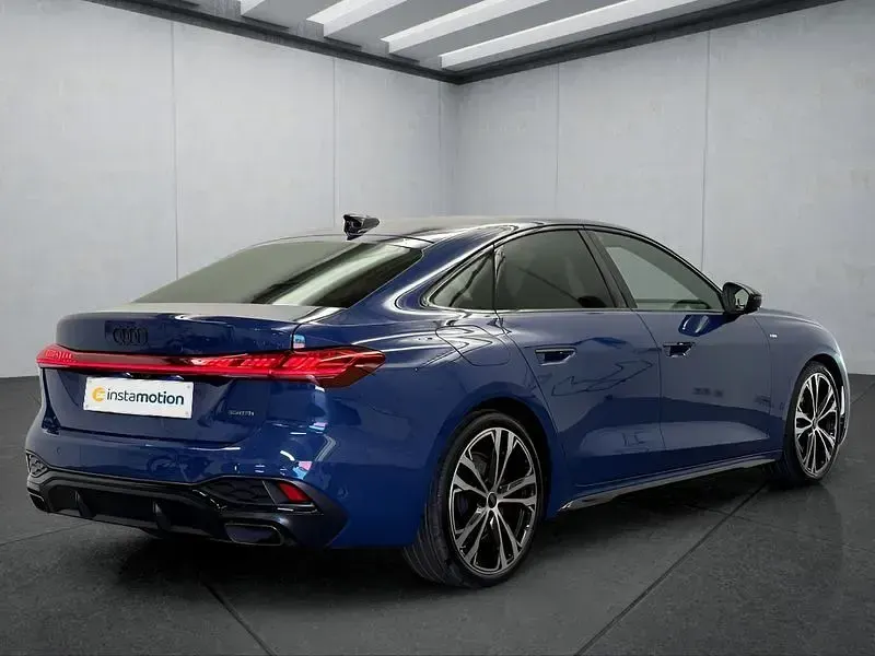 Gebraucht Audi A5 204 PS (150 kW) 2025 Blau Limousine