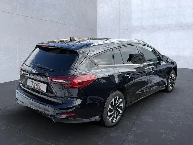 Używany Ford Focus Titanium 125 KM (91 kW) 2024 Czarny Kombi