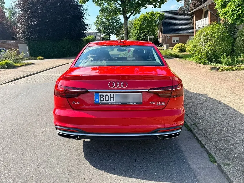 Gebraucht Audi A4 Advanced 245 PS (180 kW) 2020 Rot Limousine
