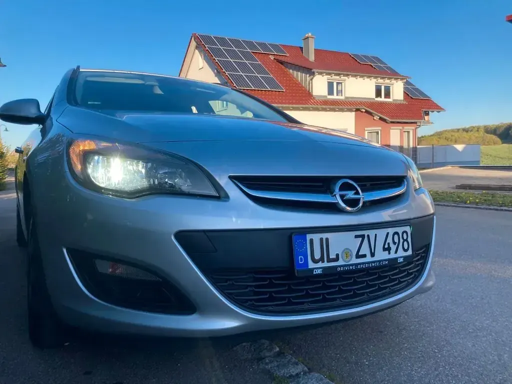 Second-hand Opel Astra Style 140 CP (102 kW) 2017 Argintiu Break