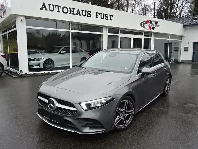 Gebraucht Mercedes A180 AMG 116 PS (85 kW) 2019 Grau Limousine