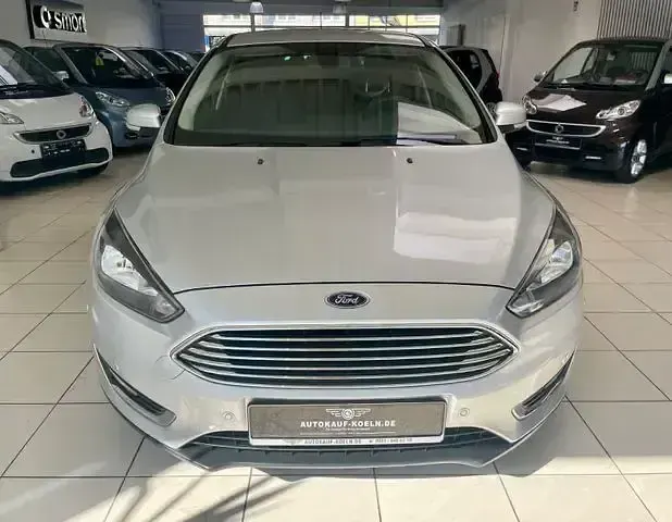 Gebraucht Ford Focus Titanium 125 PS (91 kW) 2018 Silber Limousine