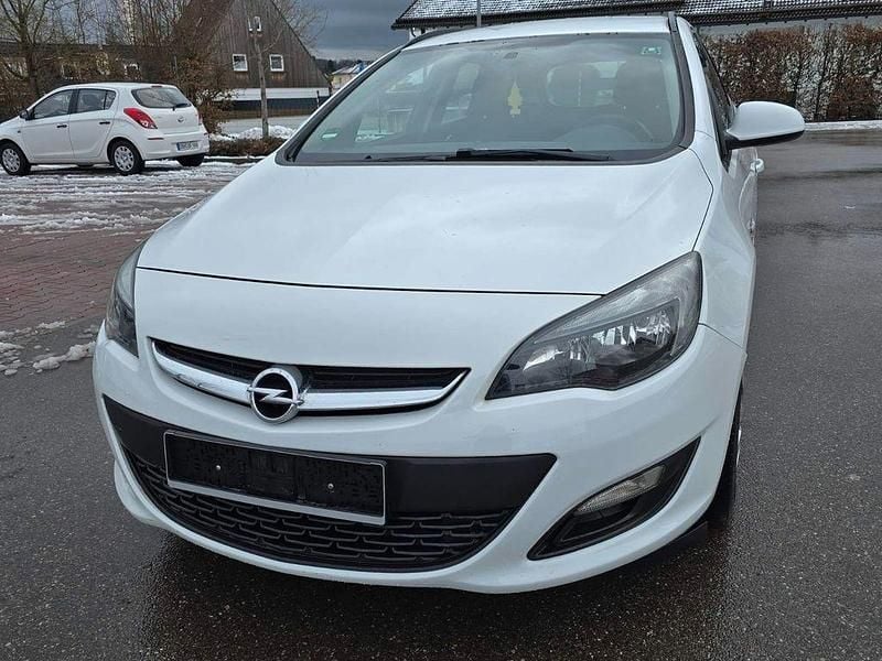 Weiß Gebraucht 2013 Opel Astra Active Kombi | 2.800 € (Superpreis) - Bild 1/4