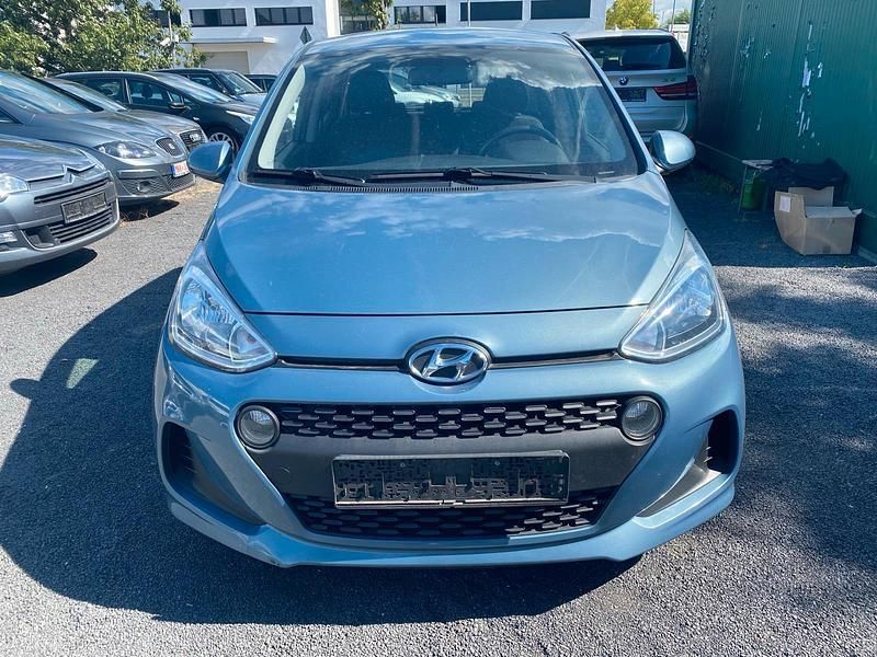 Gebraucht Hyundai i10 88 PS (64 kW) 2017 Blau Kleinwagen