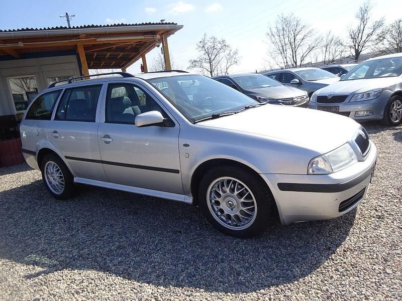 Gebraucht Skoda Octavia Ambiente 90 PS (66 kW) 2001 Silber Kombi