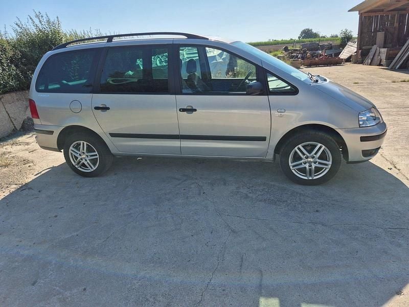 Silber Gebraucht 2002 VW Sharan Family Van / Kleinbus | 4.500 € - Bild 1/4