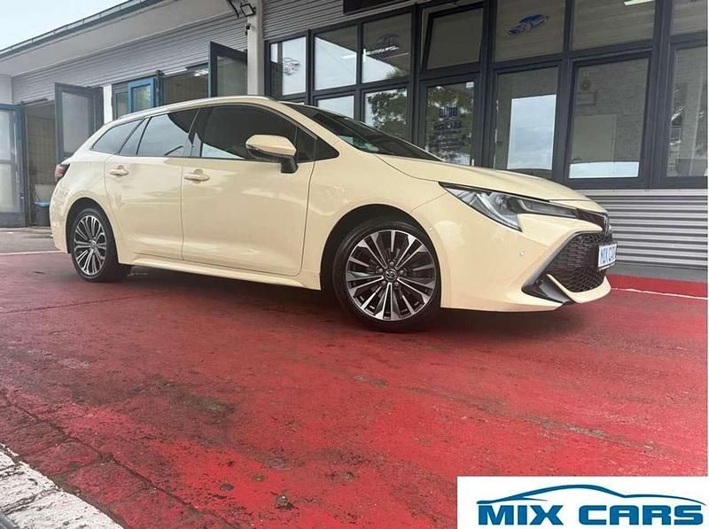 Weiß Gebraucht 2023 Toyota Corolla Team Kombi | 18.470 € - Bild 1/3