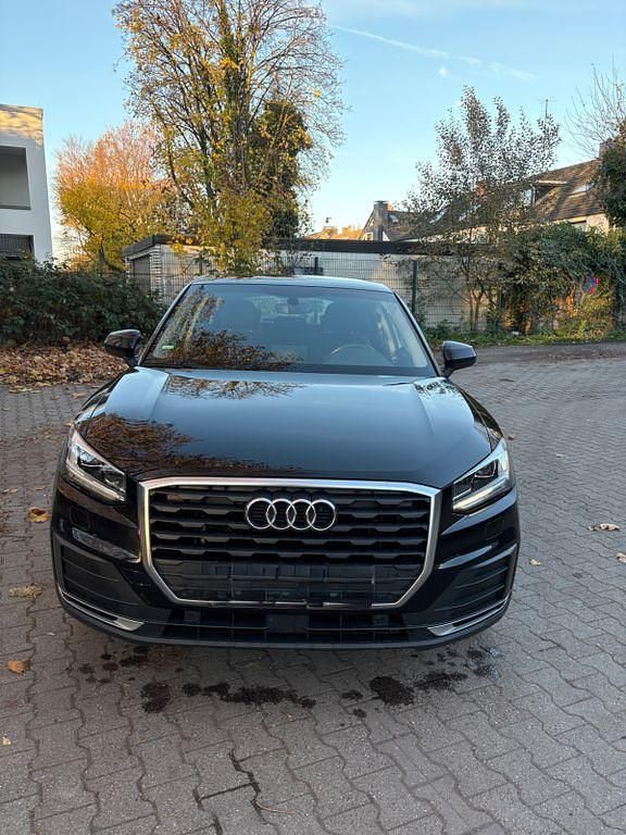 Gebraucht Audi Q2 Basis 150 PS (110 kW) 2017 Schwarz SUV