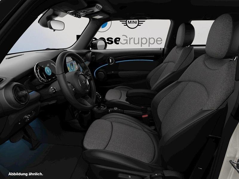 Gebraucht Mini Cooper 136 PS (100 kW) 2023 Weiß Kleinwagen