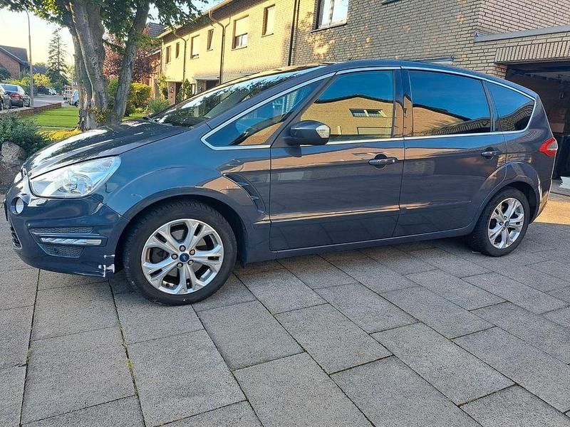 Gebraucht Ford S-MAX Titanium 140 PS (102 kW) 2011 Blau Van / Kleinbus