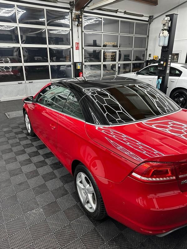 Gebraucht VW Eos 122 PS (89 kW) 2012 Rot Cabrio