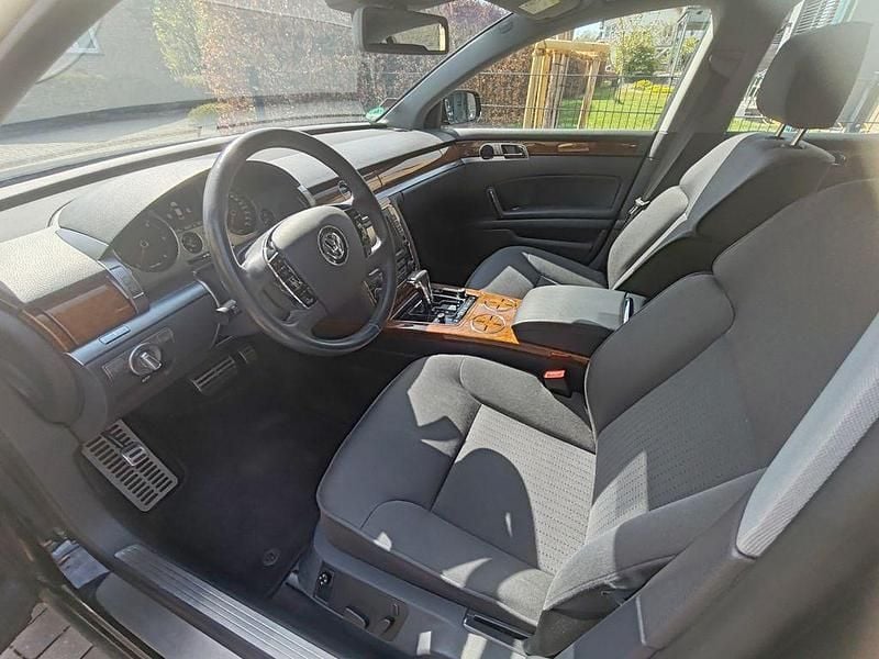 Second-hand VW Phaeton 245 CP (180 kW) 2015 Negru Berlinǎ