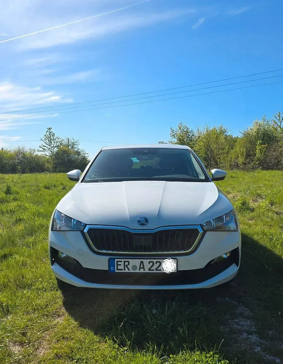 Gebraucht Skoda Scala Ambition 116 PS (85 kW) 2019 Weiß Kleinwagen