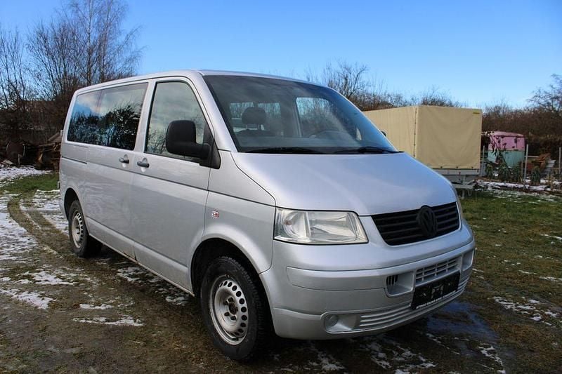 Gebraucht VW Caravelle 131 PS (96 kW) 2009 Silber Van / Kleinbus