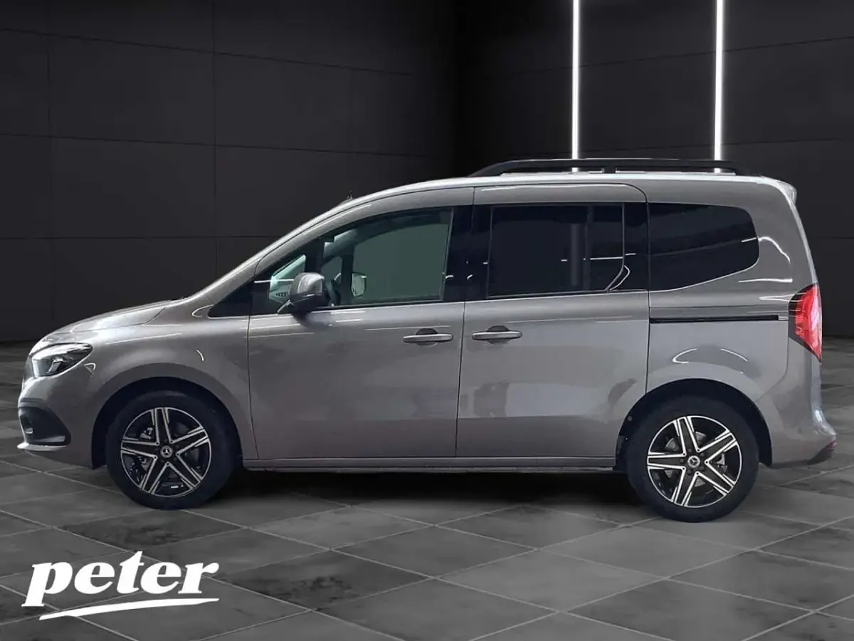 Gebraucht Mercedes T180 116 PS (85 kW) 2025 Chromitgrau metallic Van / Kleinbus